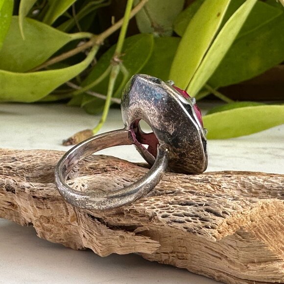 Vintage Sterling Silver Flower Design Ring With Faceted Round Simulated Ruby - Picture 8 of 11